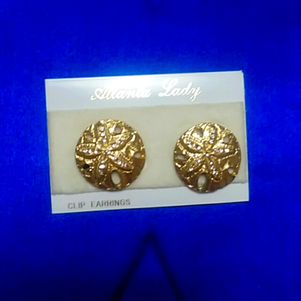 Vintage clip sandollar earrings